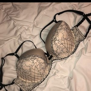 Stunning Victoria's Secret Push Up Beige and Black 🖤